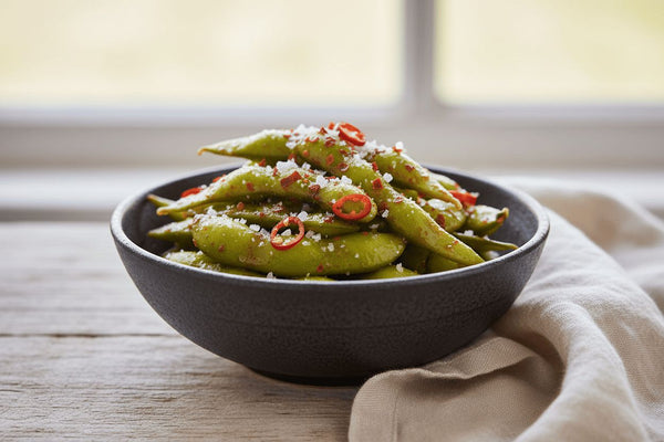 Edamame con sal y picante: el snack japonés más adictivo y saludable